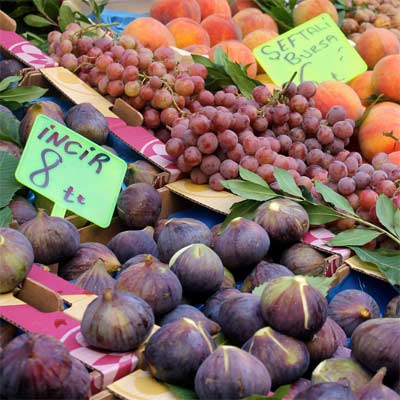 Fruta en mercado de Estambul