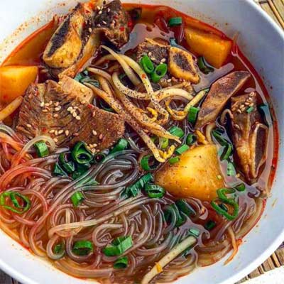 Sopa de Fideos con Ternera